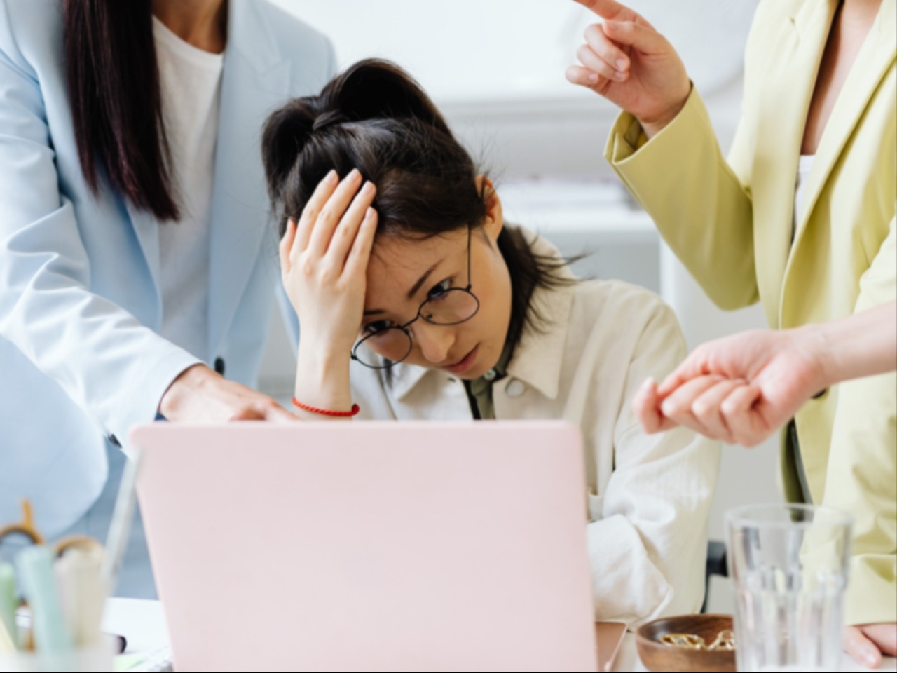 “Aku Ga Enak Nolaknya”: Belajar Menetapkan Batasan secara Sosial - Article | Toko Psikologi